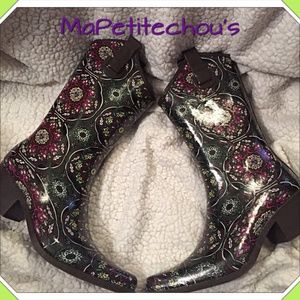 Journee Collection sz 9 Paisley Cowboy Rain Boots